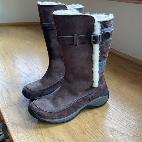 Women's Merrell Brown Shearling Boots - Picture 2 of 8